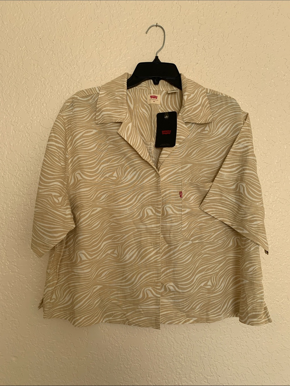 Levi's Beige & Off-White Wave-Print Short Sleeve Shirt Jacket